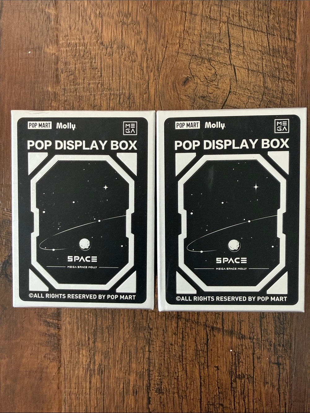 Pop Display boxes for 100% Molly